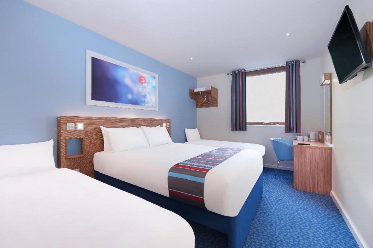 แทรเวลลอดจ์ คาร์ดิฟฟ์ เซ็นทรัล ควีน สตรีท Hotel ภายนอก รูปภาพ