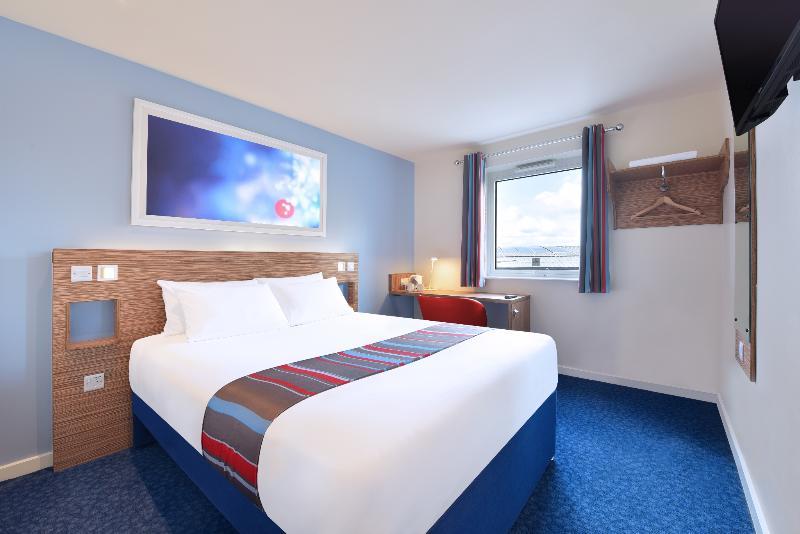 แทรเวลลอดจ์ คาร์ดิฟฟ์ เซ็นทรัล ควีน สตรีท Hotel ภายนอก รูปภาพ